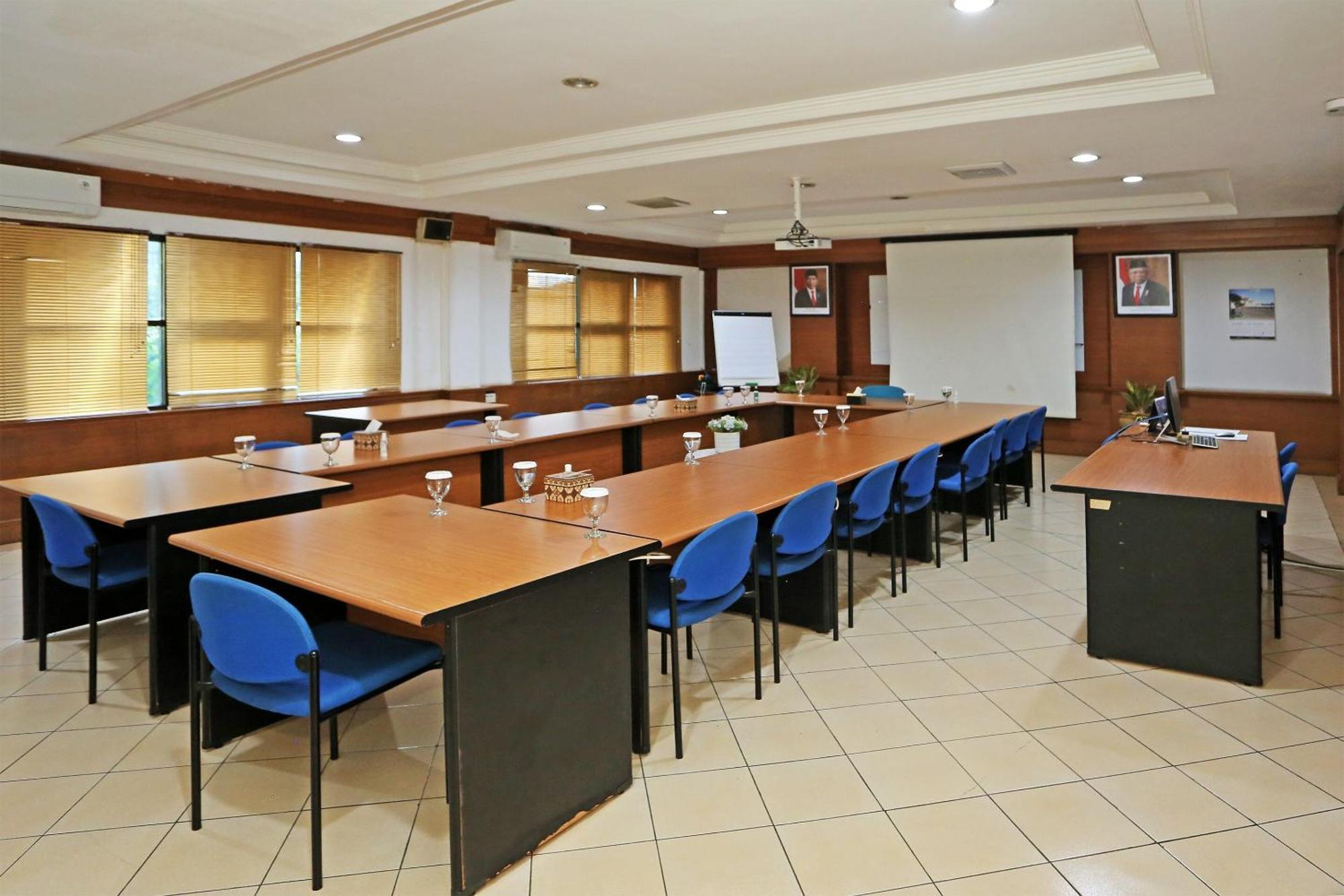 Collection O 91898 Series Hotel Kuningan Джакарта Экстерьер фото